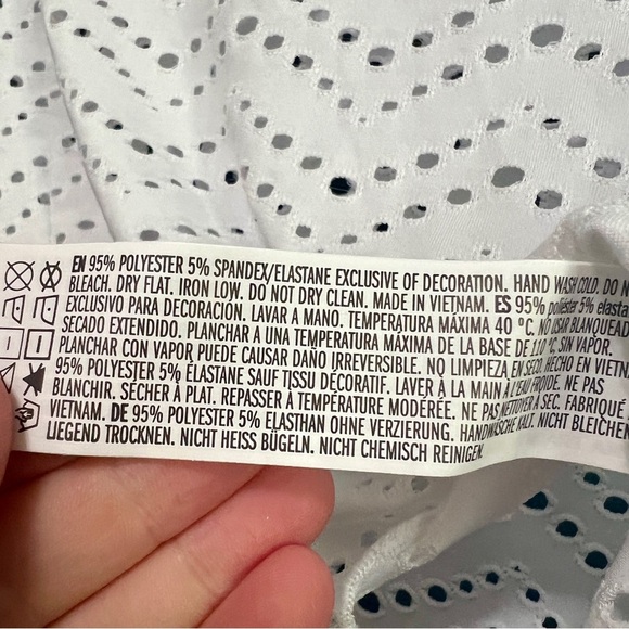 Forever21 NWT Scalloped Trim White Short Sleeve Top - Small - Picture 8 of 8